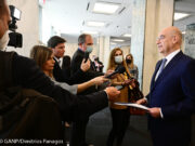 Dendias: ‘Greece fully committed to alleviating the suffering of civilians in Mariupol’