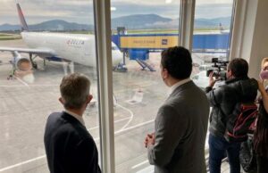 Greek Tourism Minister announces new travel links with the U.S.