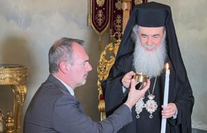 Α. Κατσανιώτης: Η Αφή του Αγίου Φωτός λειτουργεί λυτρωτικά για την πίστη όλης της Χριστιανοσύνης