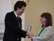 Επίδοση Παρασήμων από την Πρόεδρο της Δημοκρατίας σε Ελληνοαμερικανούς καθηγητές