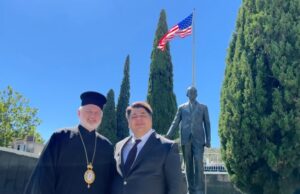 Συνάντηση Αρχιεπισκόπου Ελπιδοφόρου με τον Πρέσβη των ΗΠΑ, Τζορτζ Τσούνη, στην Αθήνα