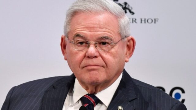 w13-222649RobertMenendez22285022