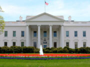 Τραμπ και Ζελένσκι θα υπογράψουν σήμερα συμφωνία για τα ουκρανικά ορυκτά