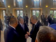 Σύντομη συνομιλία Αναστασιάδη – Ερντογάν στην Πράγα