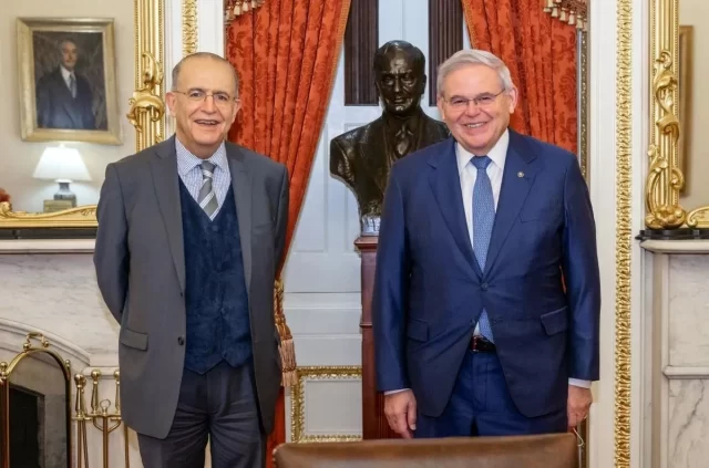 220204034446_KASOULIDES-MENENDEZ09