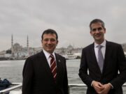 Ακυρώνει ο δήμαρχος Αθηναίων την επίσημη επίσκεψή του στη Σμύρνη