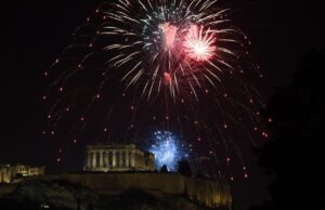 Φαντασμαγορική υποδοχή του νέου έτους στην Αθήνα