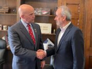 Συνέντευξη με τον Jirayr Sefilian: Ο Ηγέτης του Εθνικού Δημοκρατικού Συνασπισμού Θέλει να Στρίψει το Τιμόνι της Αρμενίας Ανάποδα