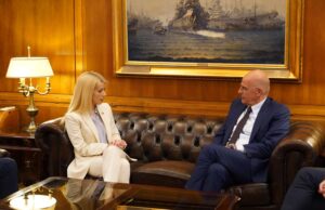 Με την Πρόεδρο της Βουλής της Κύπρου συναντήθηκε ο Ν. Δένδιας