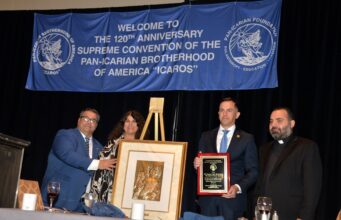 Η Πανικαριακή Αδελφότητα βράβευσε τον Γερουσιαστή Μπομπ Μενέντεζ