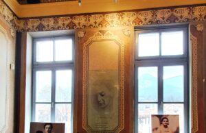 Επίσκεψη στο σπίτι του Μάνου Χατζιδάκι την ημέρα της γέννησής του