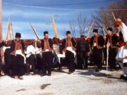 Οι Φωταροί έρχονται τα Θεοφάνια στο Παλαιόκαστρο με κάλαντα και χορούς