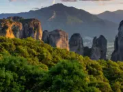 Μετέωρα: Μεταξύ ουρανού και γης, ένα σπάνιο παγκόσμιο γεωλογικό φαινόμενο