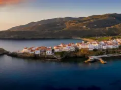 «Βασίλισσα του Αιγαίου» η Άνδρος, σύμφωνα με το Low Season Traveller