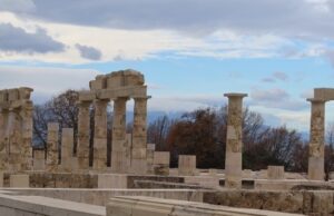 «Ξενάγηση» στις Αιγές έκανε η Αγγ. Κοτταρίδη από το Μουσείο της Ακρόπολης