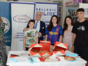 Και σχολικά είδη στη διανομή τροφίμων του Σεπτεμβρίου από το Hellenic Relief Foundation