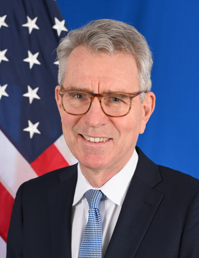 Geoffrey_R._Pyatt,_Assistant_Secretary_of_State