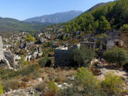 Το Λεβίσσι των Ρωμιών, ένα μικρασιατικό χωριό σμιλεμένο στο βράχο