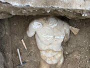 Βρέθηκε άγαλμα σε σκάμμα του φυσικού αερίου