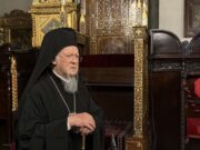 Εντονη αντίδραση του Οικουμενικού Πατριάρχη για την ανάρτηση του Μητροπολίτη Ικονίου Θεολήπτου κατά της Καρυστιανού