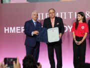 Ο Ελληνικός Ερυθρός Σταυρός τίμησε τον Σάββα Τσίβικο