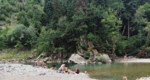Όαση δροσιάς οι δύο «παραλίες των βουνών» του Ασπροποτάμου στα Μετέωρα
