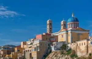 Η Σύρος στους ονειρικούς προορισμούς του κόσμου για το 2025