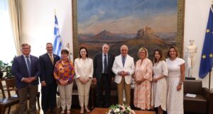 Συνάντηση του Προέδρου της Βουλής με το νέο Δ.Σ. της Πα.Δ.Ε.Ε.