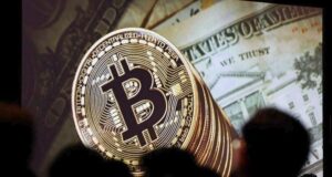 Η τιμή του bitcoin ξεπέρασε για πρώτη φορά τα 123.000 δολάρια